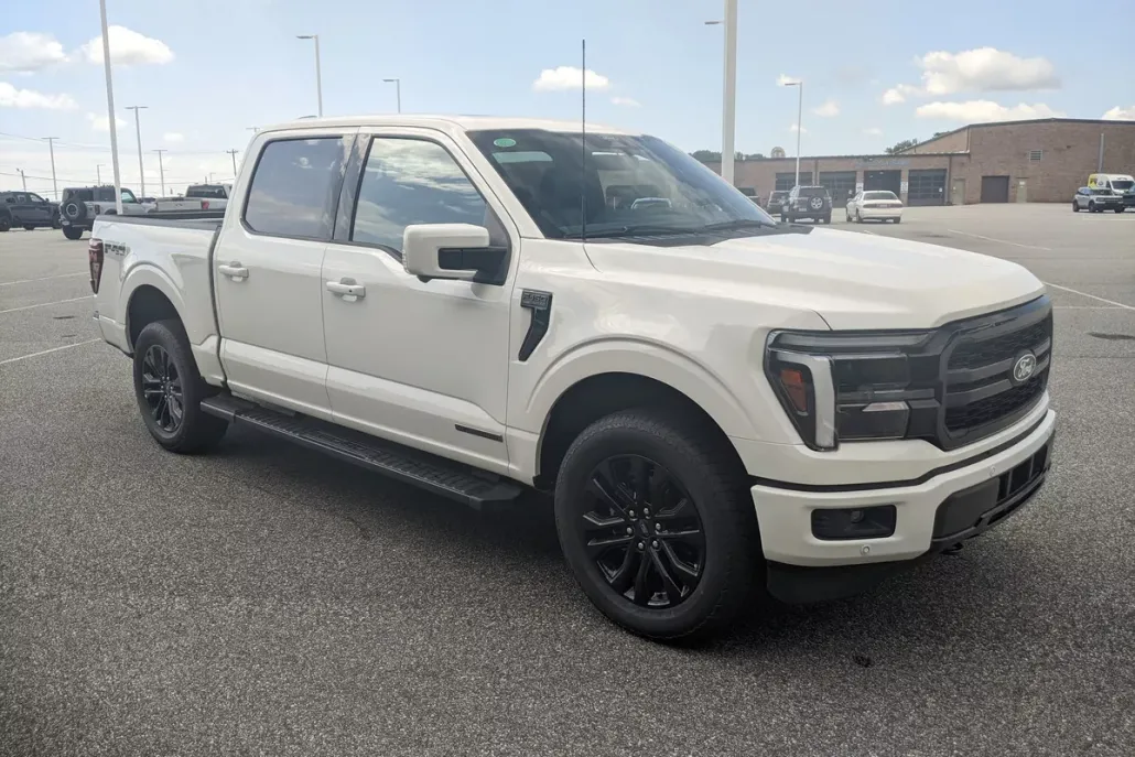 2025 Ford F-150 Lariat photo 1