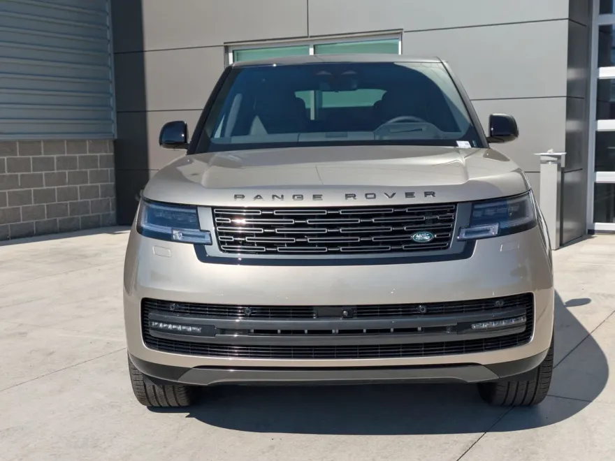 2025 Land Rover Range Rover SE photo 1