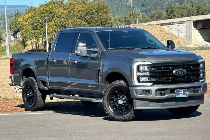 2023 Ford F-350 photo 1