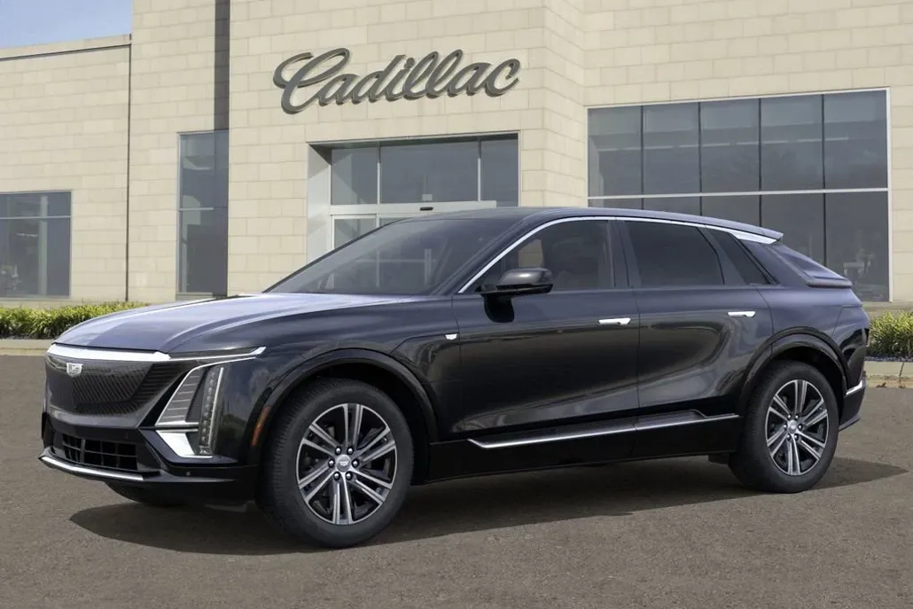 2025 Cadillac Lyriq Luxury photo 1