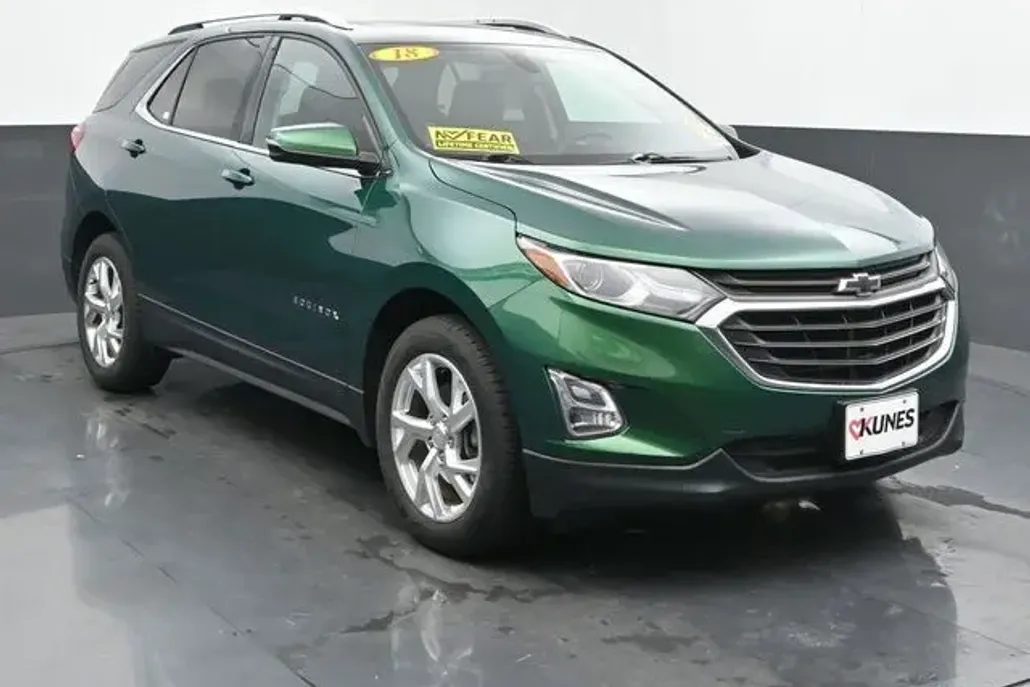 2018 Chevrolet Equinox LT photo 1