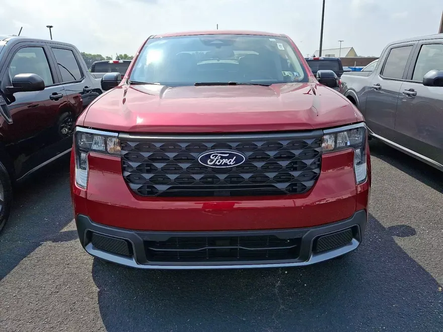 2025 Ford Maverick XLT photo 1