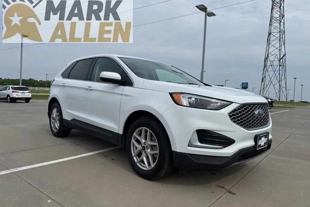 2024 Ford Edge SEL photo 1