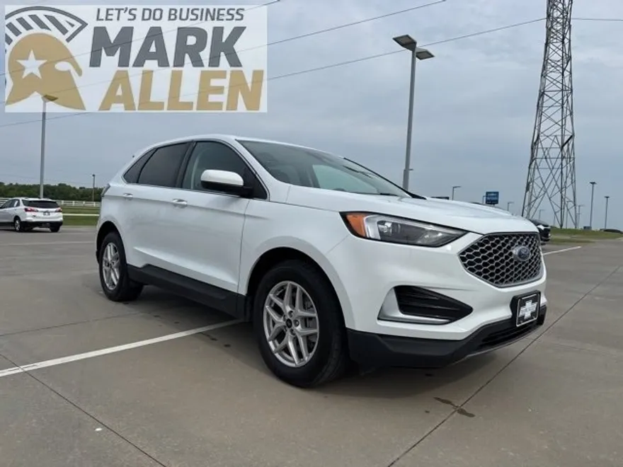 2024 Ford Edge SEL photo 1