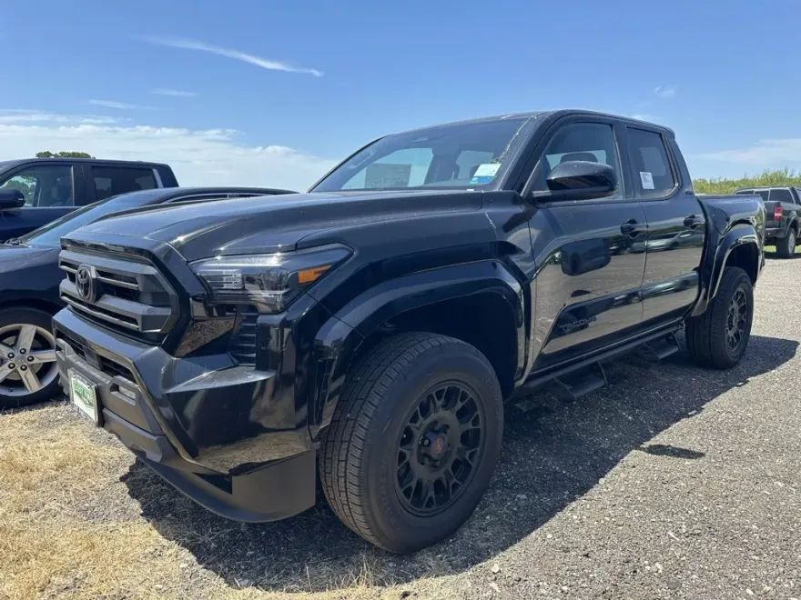 2025 Toyota Tacoma SR5 photo 1
