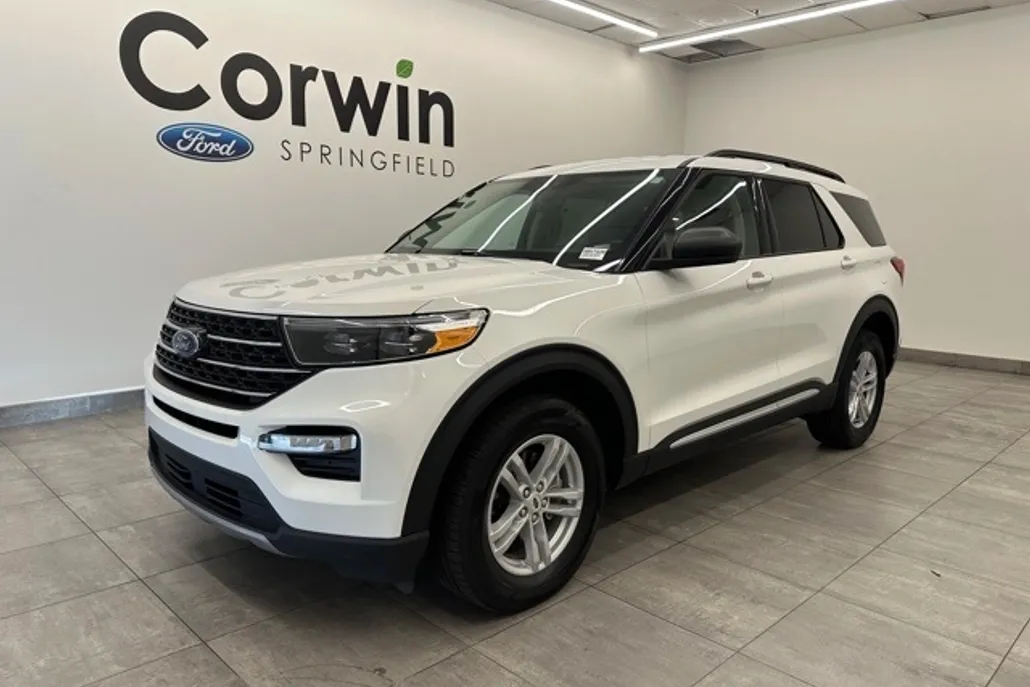 2023 Ford Explorer XLT photo 1