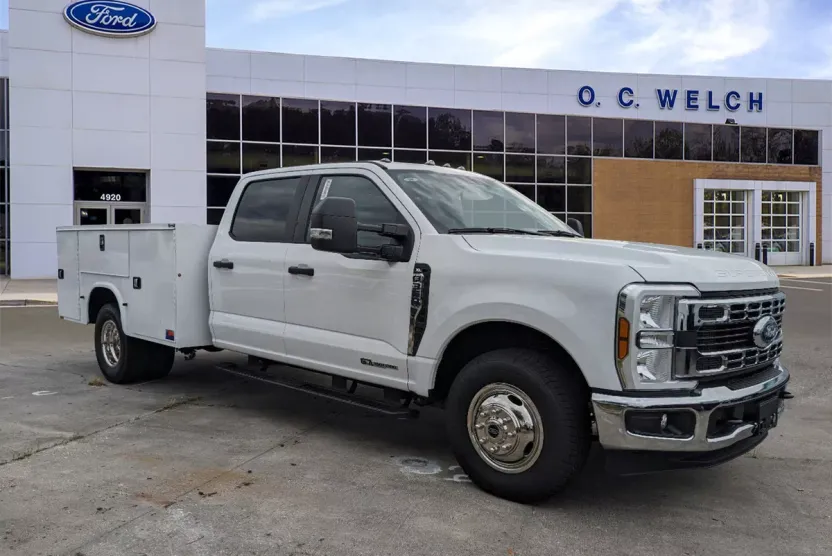 2024 Ford F-350 XL photo 1