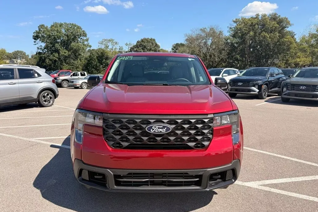 2025 Ford Maverick XLT photo 1