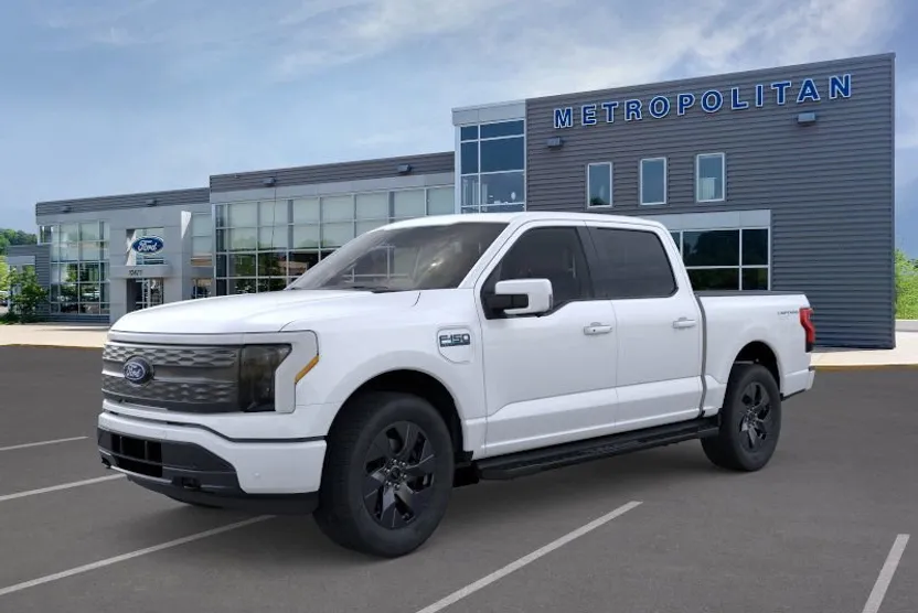 2025 Ford F-150 Lightning Lariat photo 1
