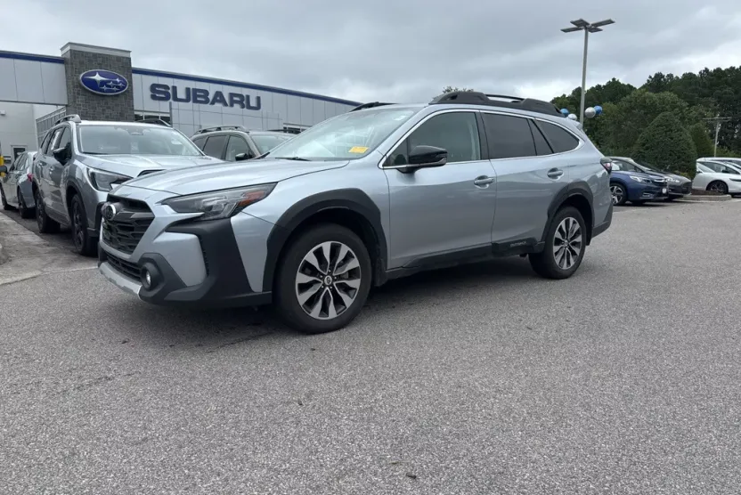 2023 Subaru Outback Limited XT photo 1