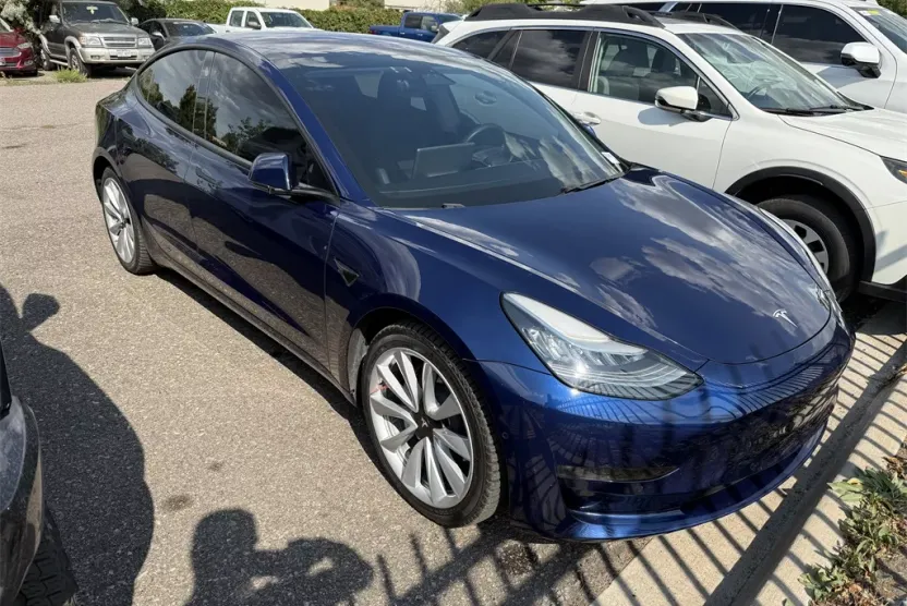 2018 Tesla Model 3 Long Range photo 1