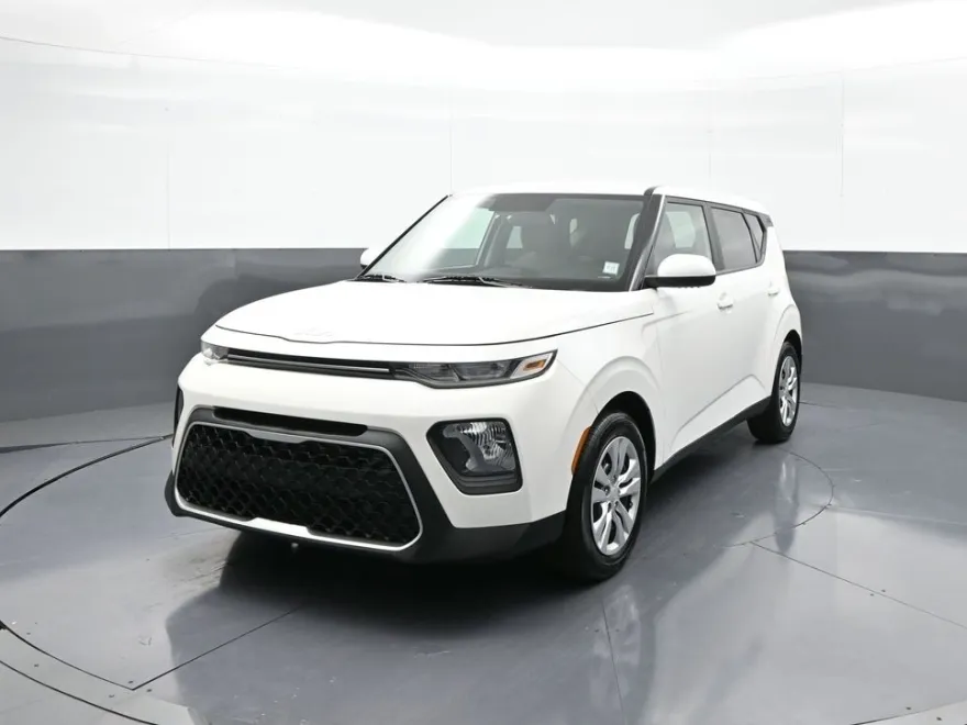 2022 Kia Soul LX photo 1
