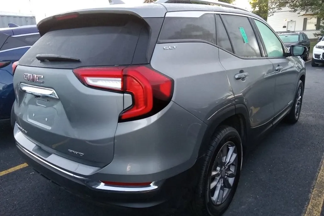 2024 Gmc Terrain SLT photo 1