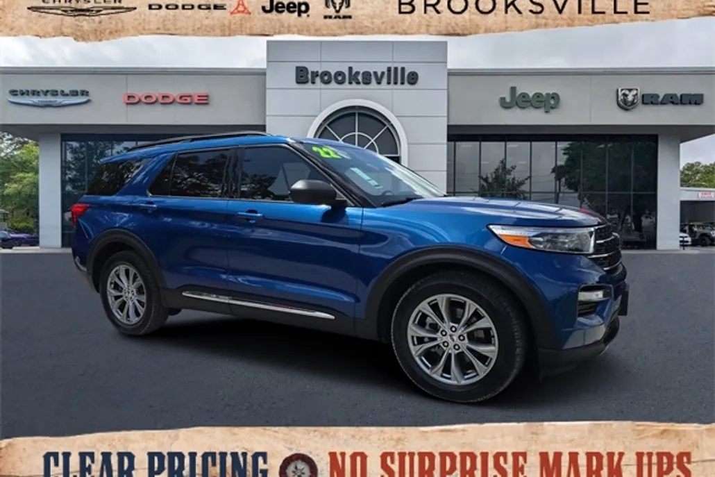2022 Ford Explorer XLT photo 1