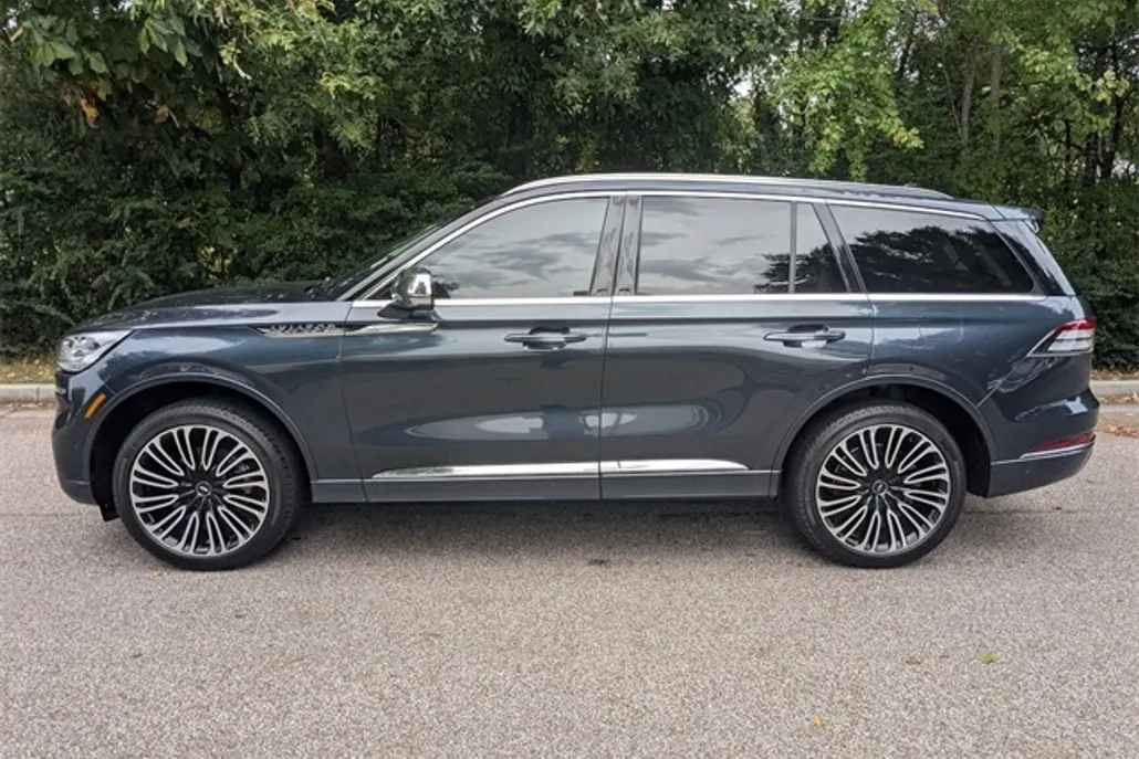 2020 Lincoln Aviator Black Label photo 1