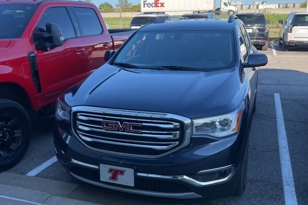 2019 Gmc Acadia SLT photo 1