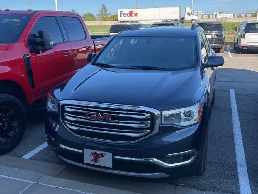2019 Gmc Acadia SLT photo 1