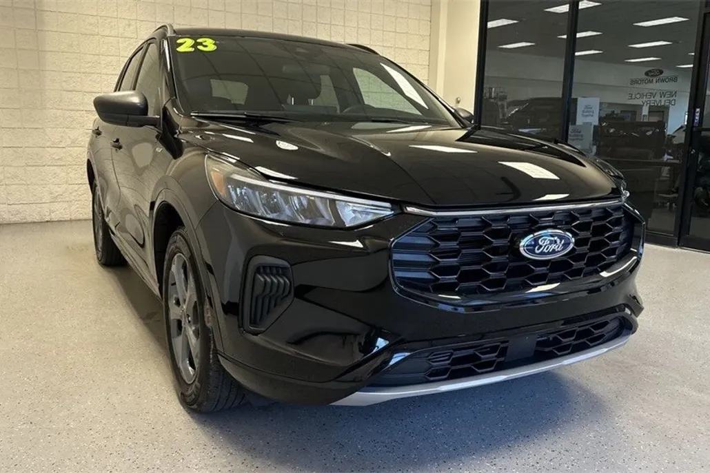 2023 Ford Escape ST-Line photo 1