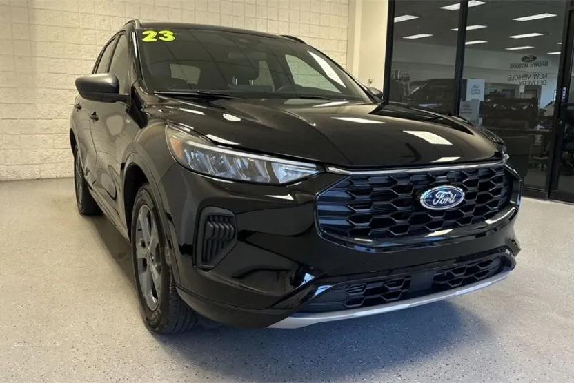 2023 Ford Escape ST-Line photo 1