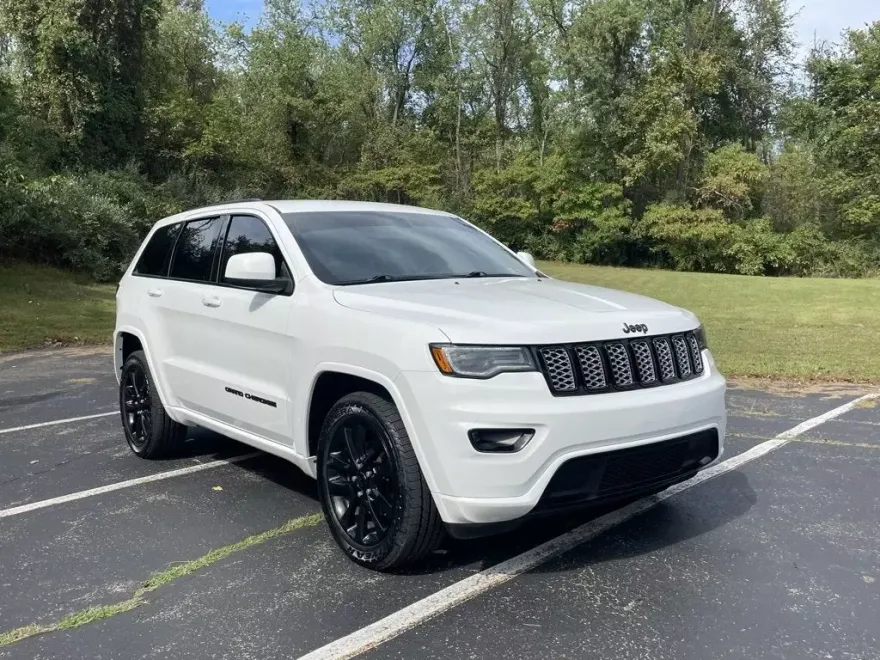 2020 Jeep Grand Cherokee Altitude photo 1