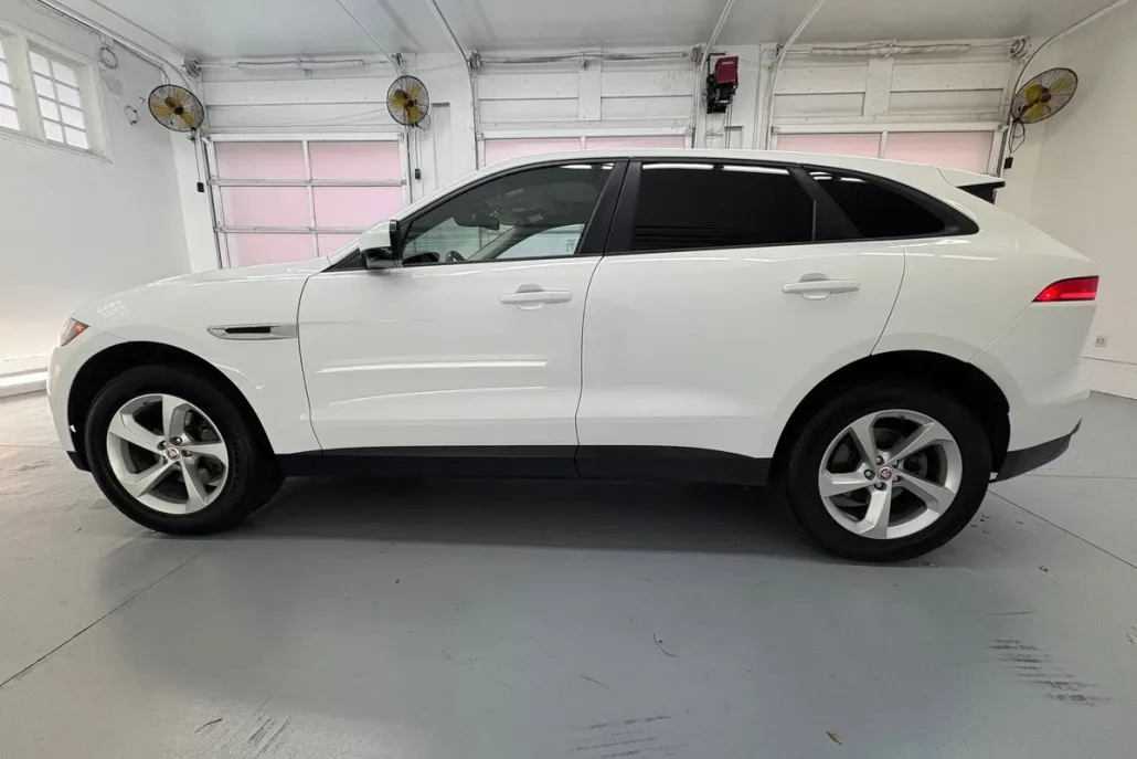 2018 Jaguar F-PACE Premium photo 1