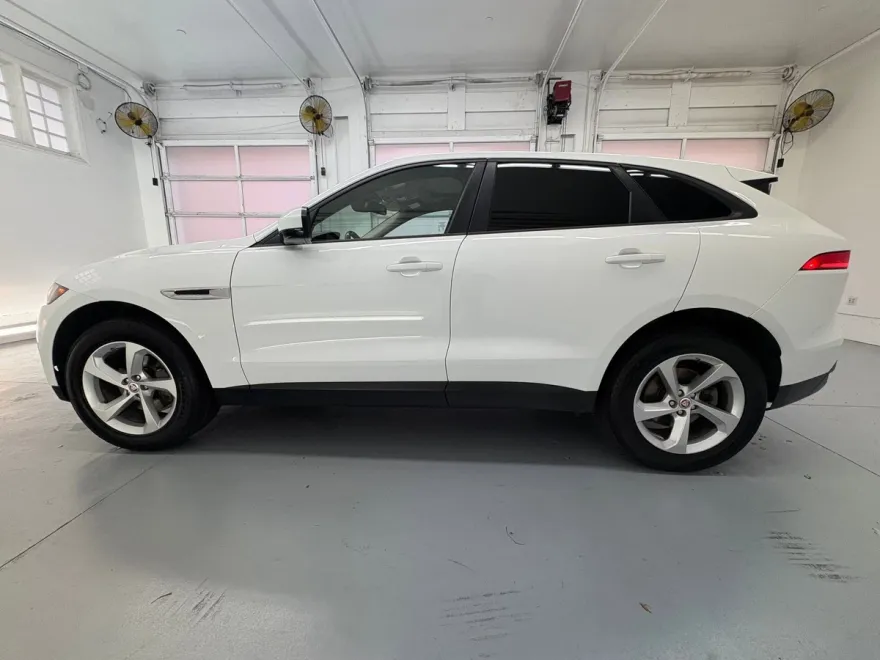 2018 Jaguar F-PACE Premium photo 1