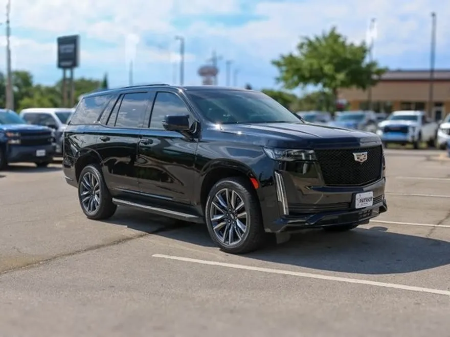 2023 Cadillac Escalade Sport photo 1