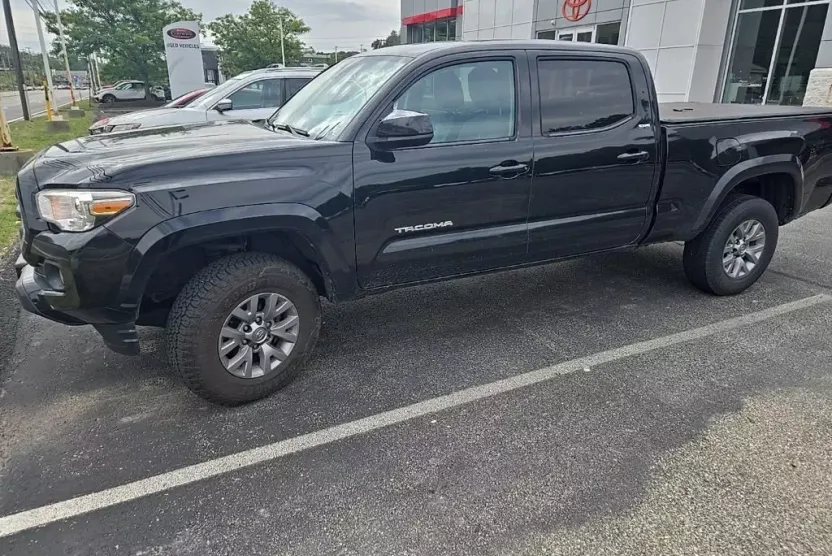 2019 Toyota Tacoma V6 photo 1