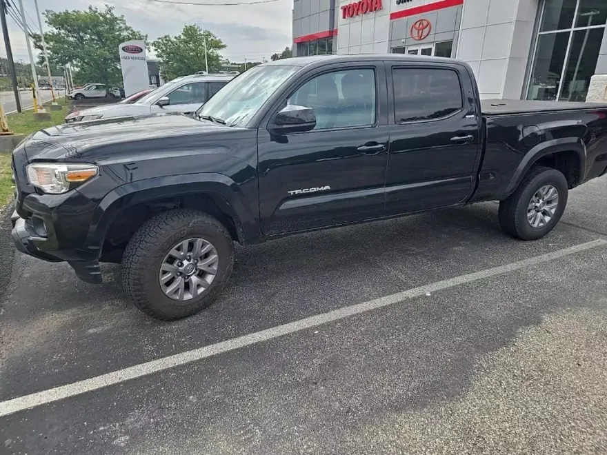 2019 Toyota Tacoma V6 photo 1