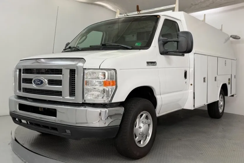2016 Ford E-350 photo 1