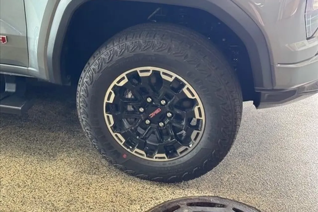 2026 Gmc Canyon AT4 photo 1