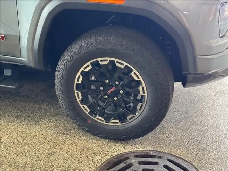 2026 Gmc Canyon AT4 photo 1