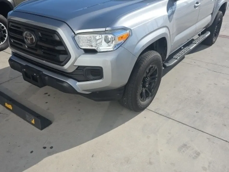 2018 Toyota Tacoma SR photo 1
