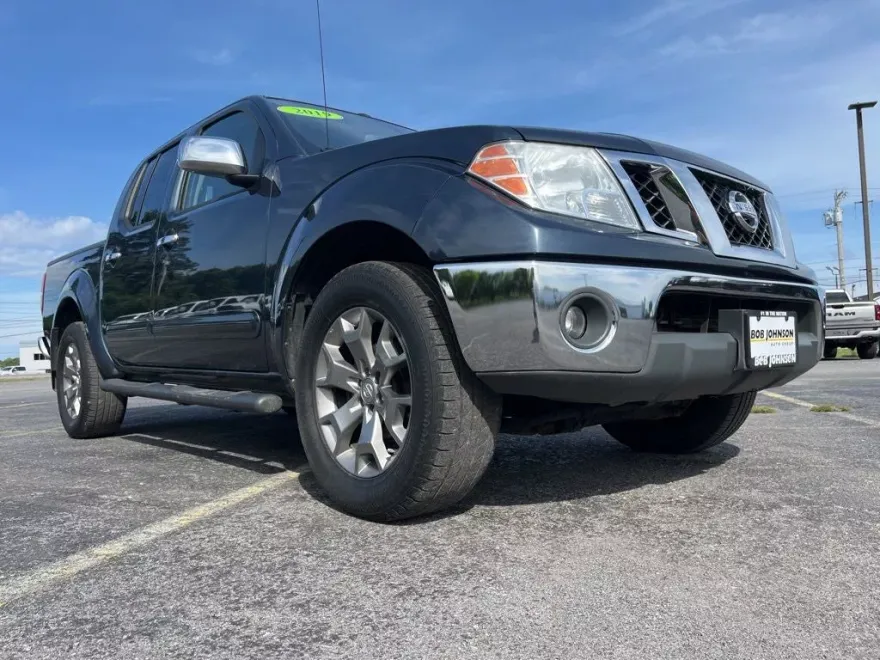 2019 Nissan Frontier SL photo 1