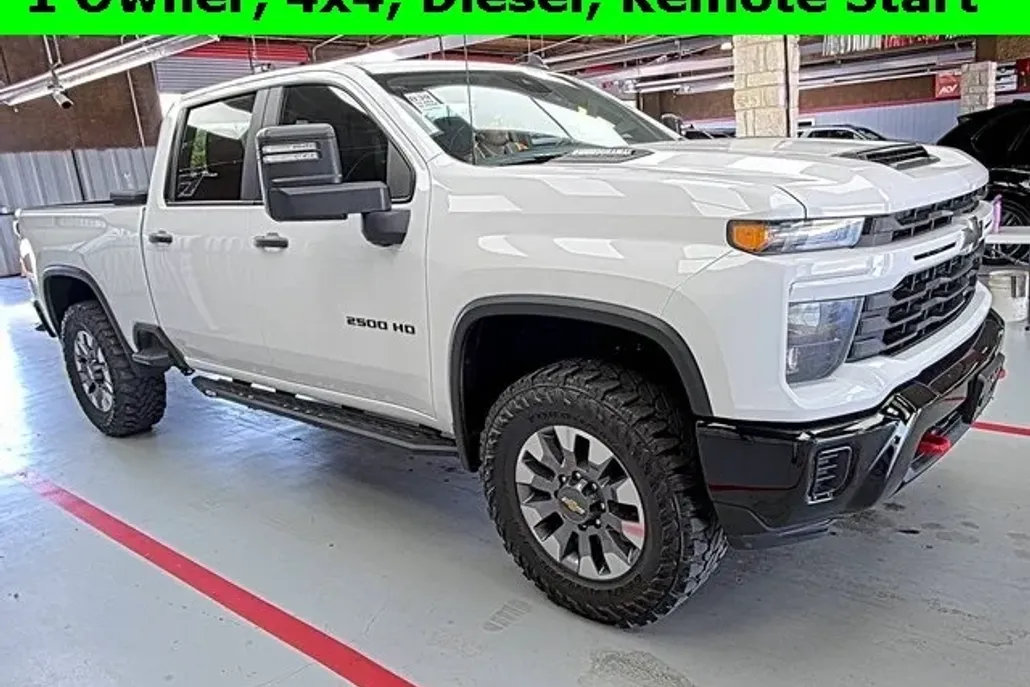 2024 Chevrolet Silverado 2500HD Custom photo 1
