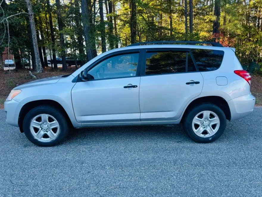 2012 Toyota RAV4 photo 1