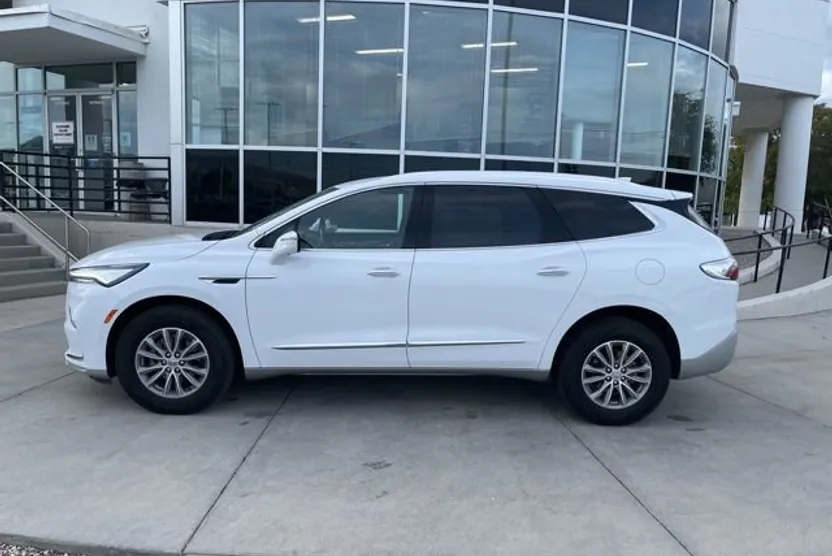 2024 Buick Enclave Premium photo 1