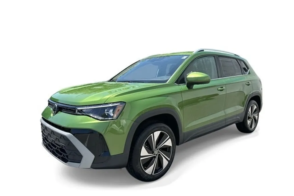 2025 Volkswagen Taos SE photo 1