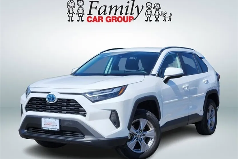 2023 Toyota RAV4 Hybrid LE photo 1