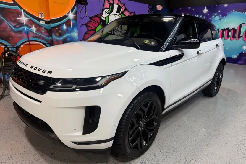 2020 Land Rover Range Rover Evoque SE photo 1