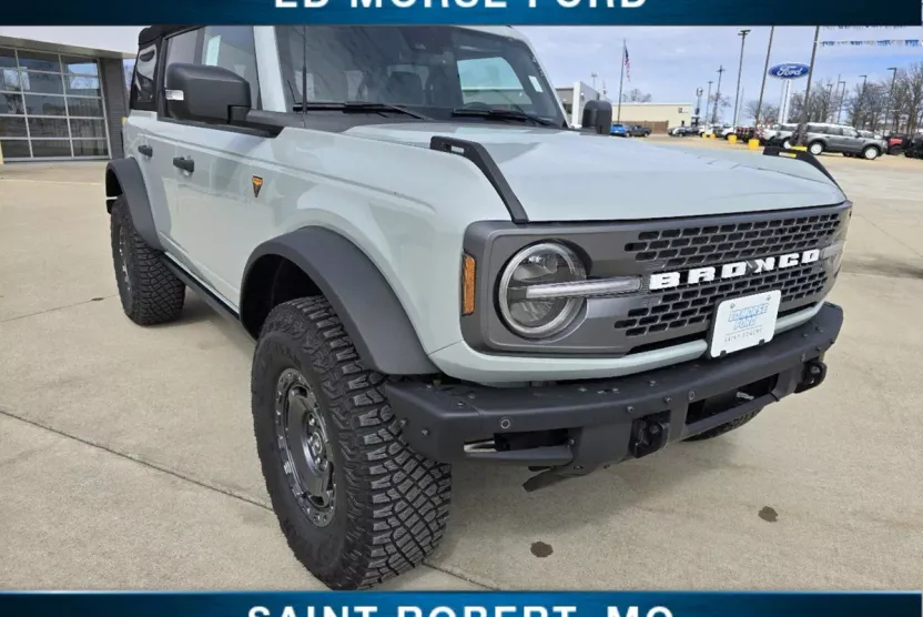 2024 Ford Bronco Badlands photo 1