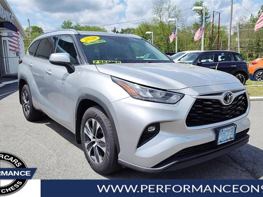 2020 Toyota Highlander XLE photo 1