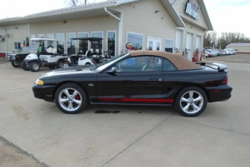1994 Ford Mustang GT photo 1