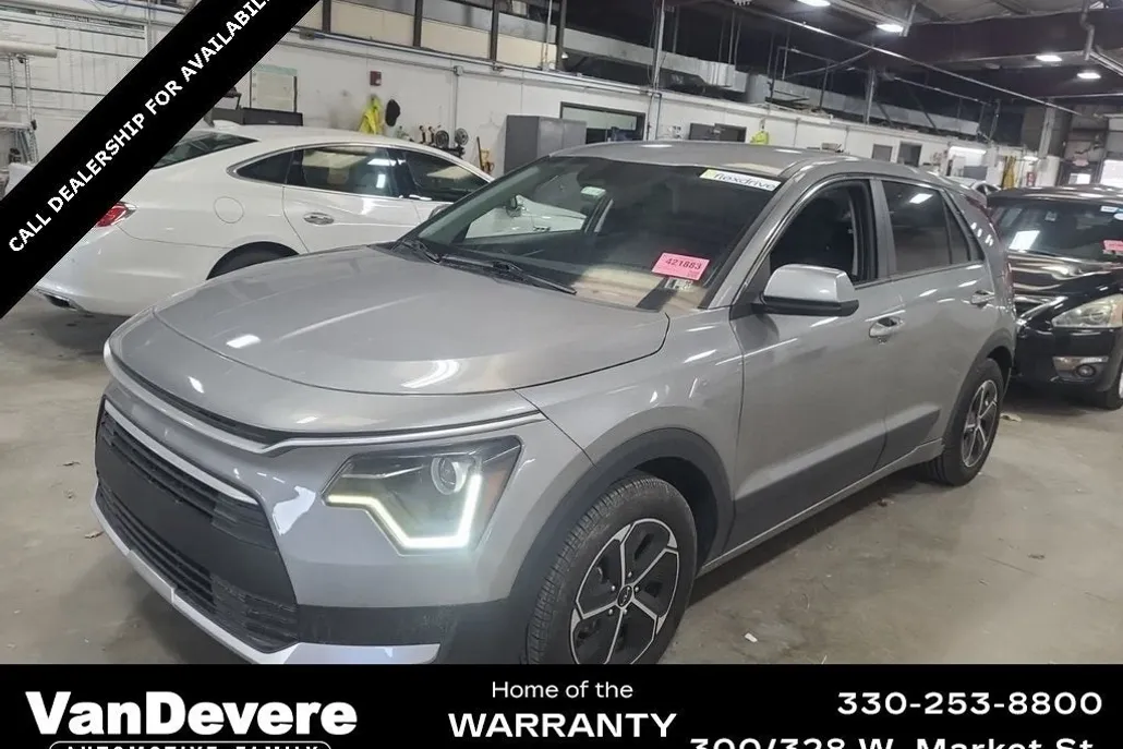 2023 Kia Niro LX photo 1