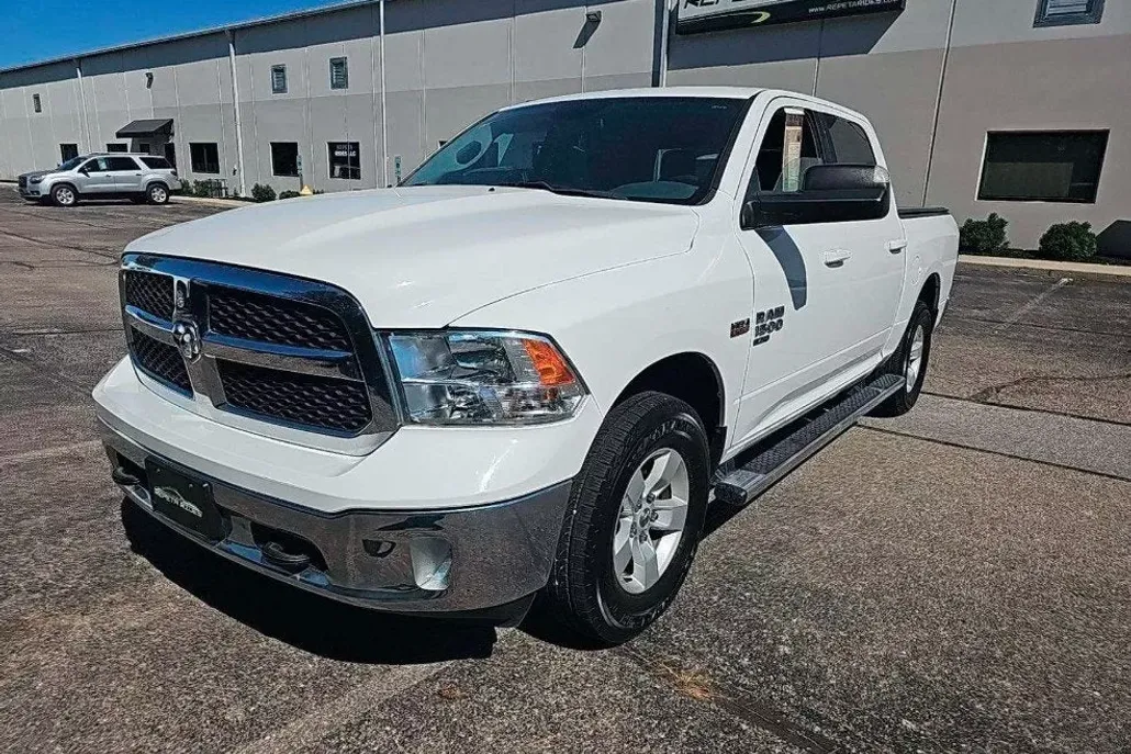 2019 Ram 1500 Classic SLT photo 1