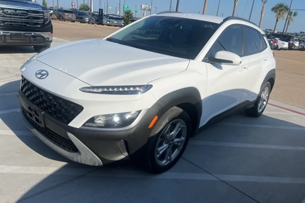2023 Hyundai Kona SEL photo 1