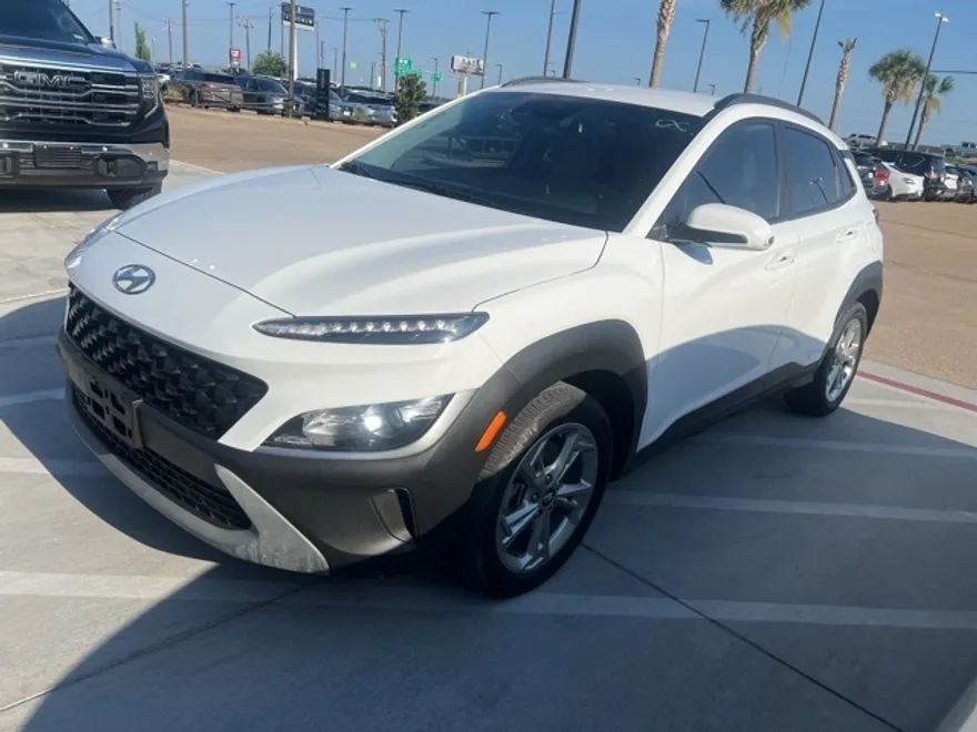2023 Hyundai Kona SEL photo 1