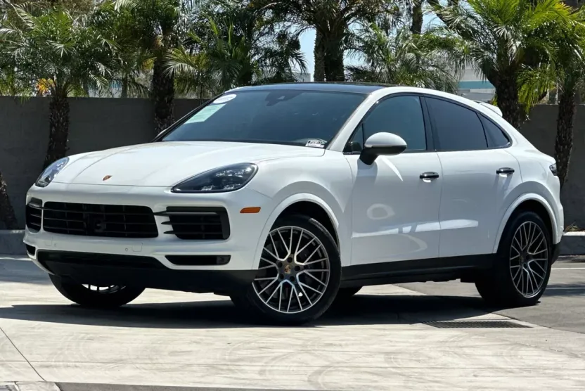 2022 Porsche Cayenne Platinum Edition photo 1