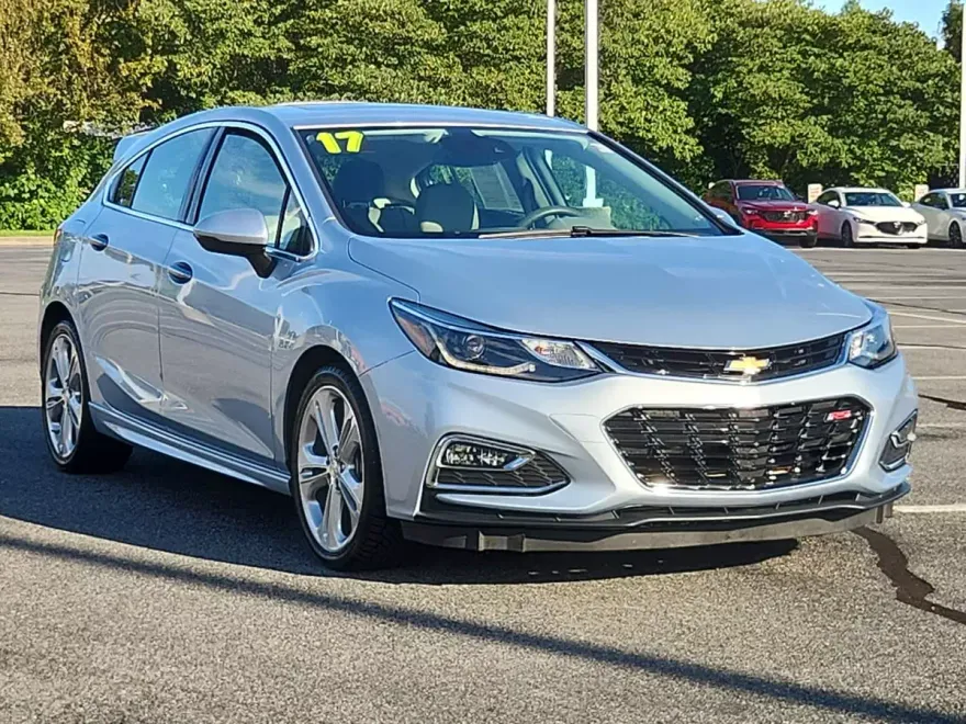 2017 Chevrolet Cruze Premier photo 1