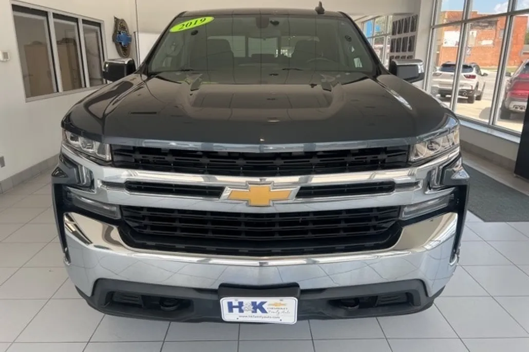 2019 Chevrolet Silverado 1500 LT photo 1